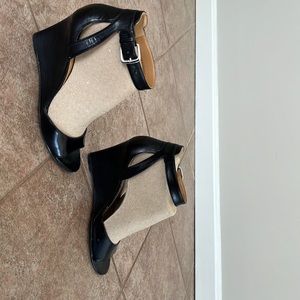 Nine West wedge heels. Size 9.